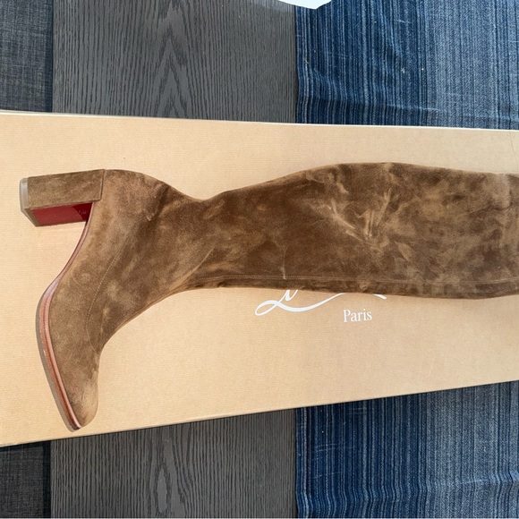 CHRISTIAN LOUBOUTIN
Adoxa Rhea Stretch Suede Over-The-Knee Boot, 70mm SIZE37 - Picture 7 of 9